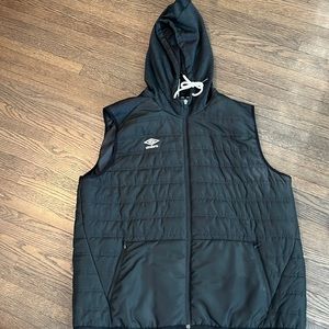 Umbro black men’s hooded vest XXL excellent condition